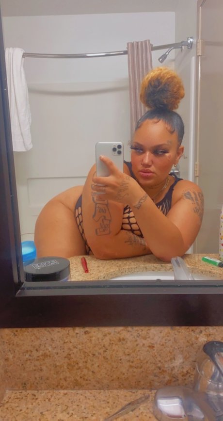 Foto desnuda filtrada de OnlyFans de Dior