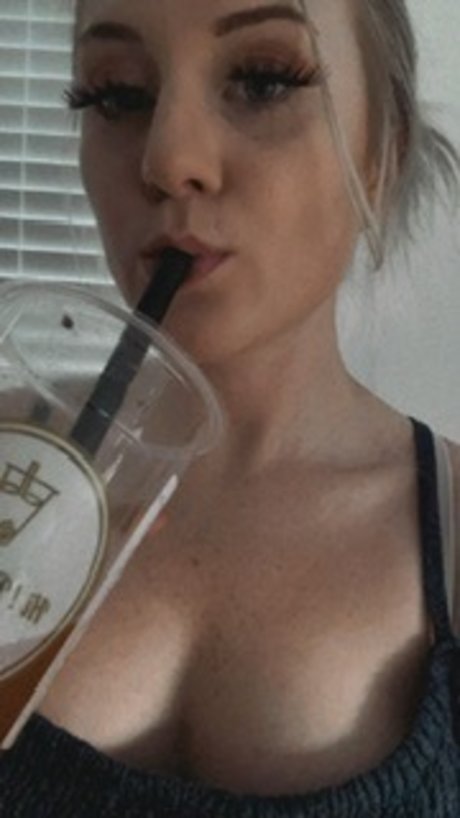 Foto desnuda filtrada de OnlyFans de akim