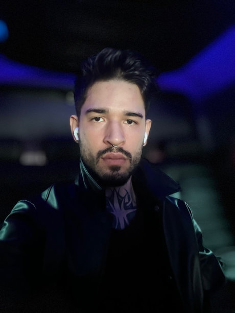 Foto desnuda filtrada de OnlyFans de Joseph Megazord Xxl
