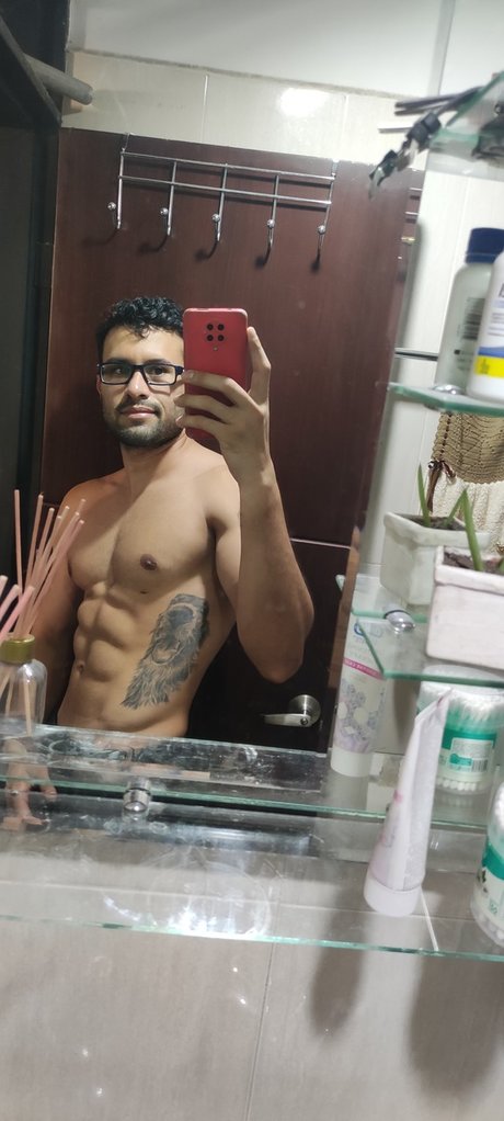 Foto desnuda filtrada de OnlyFans de Andrs Mendoza