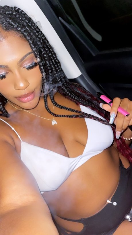Foto desnuda filtrada de OnlyFans de Brownskin Mami 