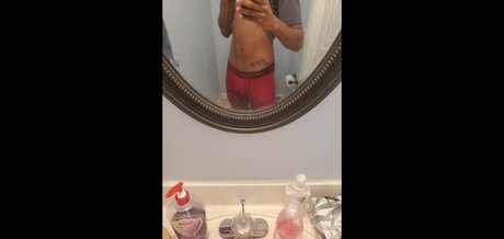 Foto desnuda filtrada de OnlyFans de Malik