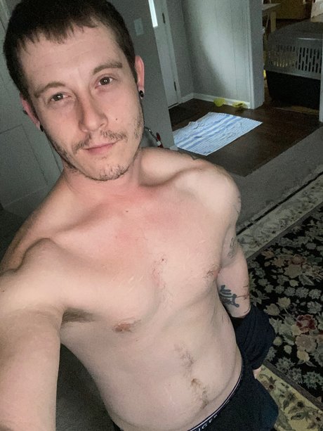 Foto desnuda filtrada de OnlyFans de Max Hunt