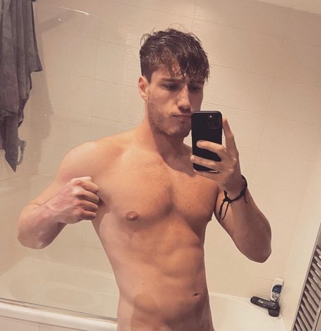 Foto desnuda filtrada de OnlyFans de Maxariesfree