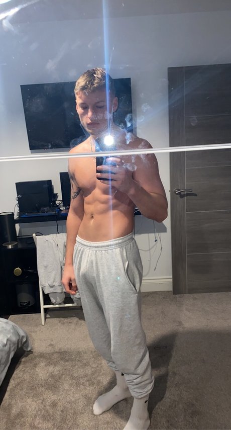 Foto desnuda filtrada de OnlyFans de Master James