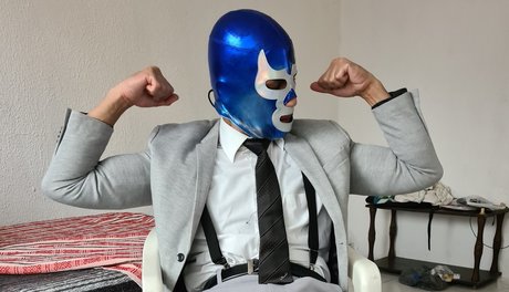 Foto desnuda filtrada de OnlyFans de Suited Stallion  Semental En Traje