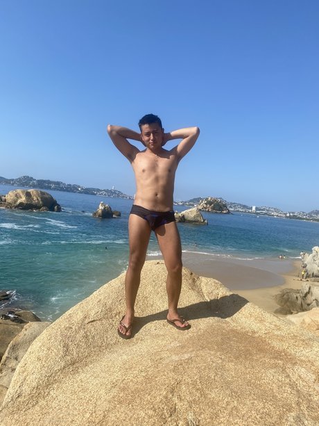 Foto desnuda filtrada de OnlyFans de Luis Mrquez
