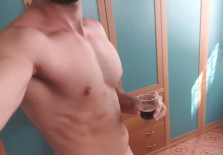 Foto desnuda filtrada de OnlyFans de Mire