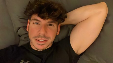 Foto desnuda filtrada de OnlyFans de Mike 