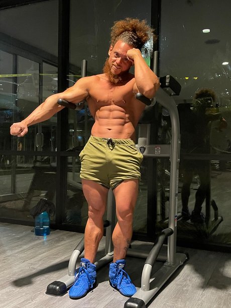 Foto desnuda filtrada de OnlyFans de Michael Salas