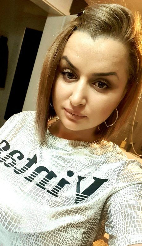 Foto desnuda filtrada de OnlyFans de Mihaela Hott