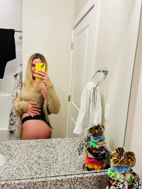 Foto desnuda filtrada de OnlyFans de Rollinwithmia