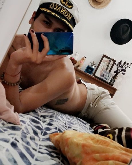 Foto desnuda filtrada de OnlyFans de Miguel Moreno