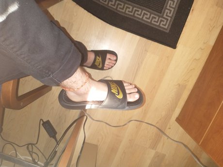 Foto desnuda filtrada de OnlyFans de Feet Daddy