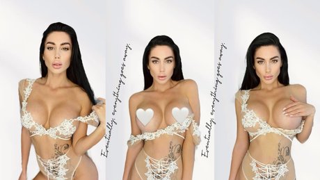 Foto desnuda filtrada de OnlyFans de Monika   Your Girl Next Door 