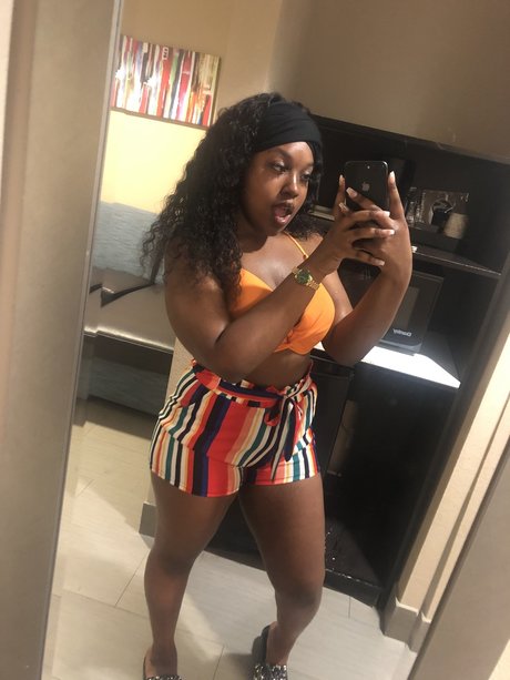 Foto desnuda filtrada de OnlyFans de Meyah Batiste
