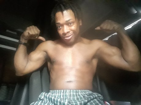 Foto desnuda filtrada de OnlyFans de Money