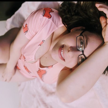 Momnextdoorvip