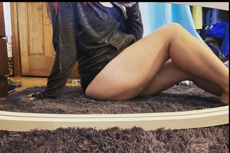 Foto desnuda filtrada de OnlyFans de Mndaplz09
