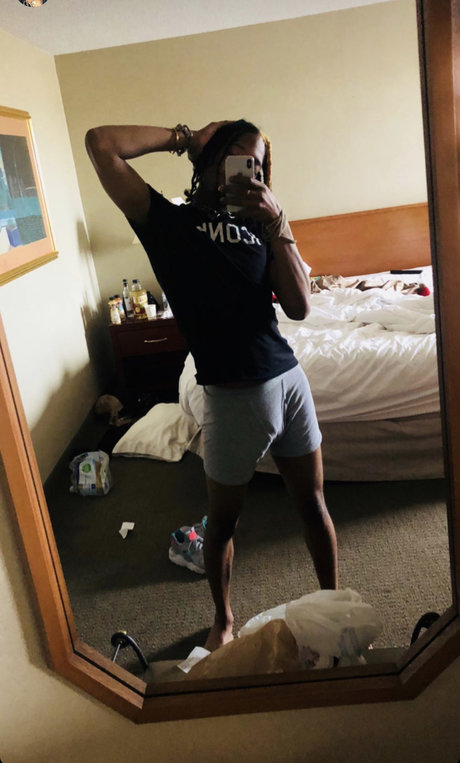 Foto desnuda filtrada de OnlyFans de Mlemdna