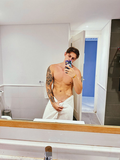 Foto desnuda filtrada de OnlyFans de   