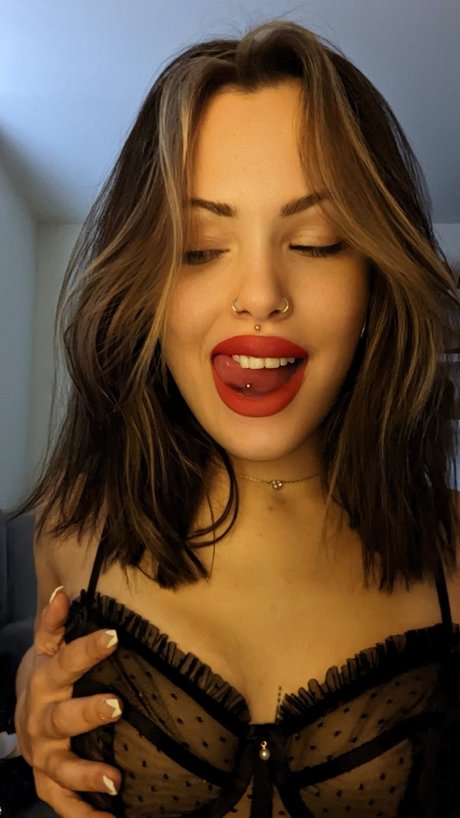 Foto desnuda filtrada de OnlyFans de Mistress Annaliese