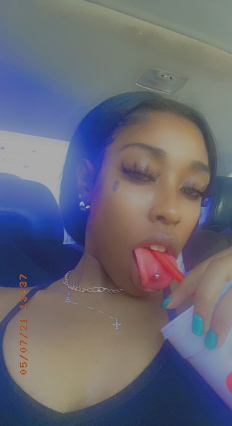 Foto desnuda filtrada de OnlyFans de Bitch This Art