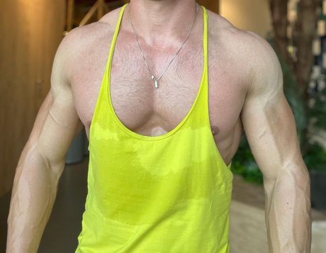 Foto desnuda filtrada de OnlyFans de Gianni Muscle Guy