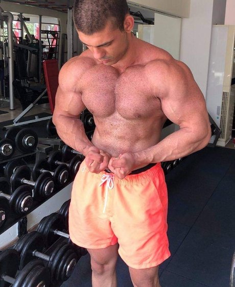 Foto desnuda filtrada de OnlyFans de Muscledominationfullvids