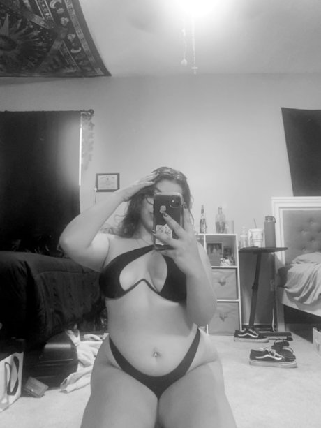 Foto desnuda filtrada de OnlyFans de Violet