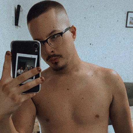 Foto desnuda filtrada de OnlyFans de Nicholas De La Mare