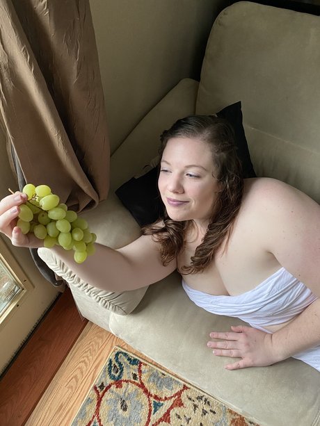 Foto desnuda filtrada de OnlyFans de Nerdy Girl Next Door