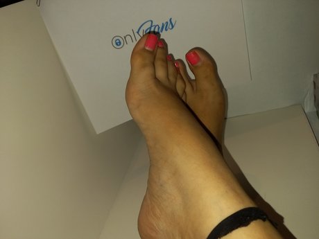 Foto desnuda filtrada de OnlyFans de Nelly