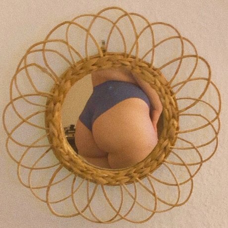 Foto desnuda filtrada de OnlyFans de Nelle 