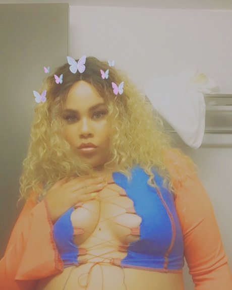 Foto desnuda filtrada de OnlyFans de Naomiii