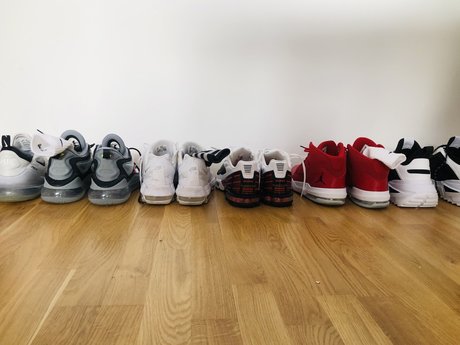 Foto desnuda filtrada de OnlyFans de Naughty Sneakers