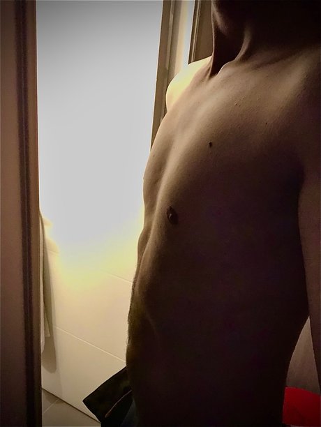 Foto desnuda filtrada de OnlyFans de Natural Latino