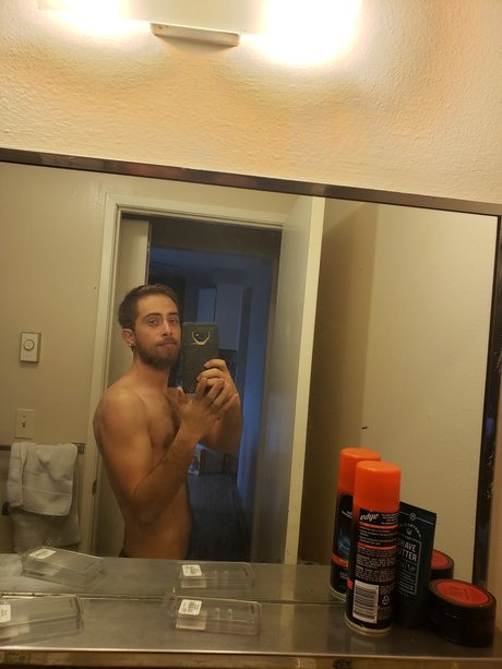 Foto desnuda filtrada de OnlyFans de Nathan Powells