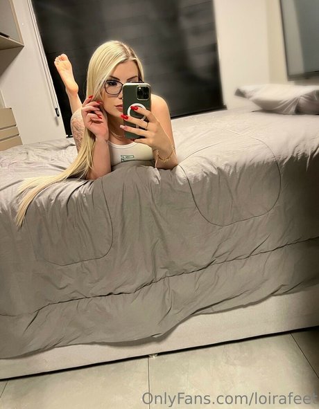 Loira Feet