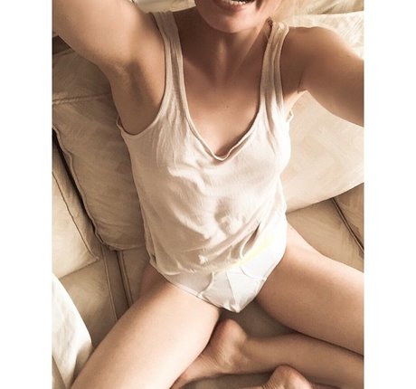 Foto desnuda filtrada de OnlyFans de Adriana Abenia