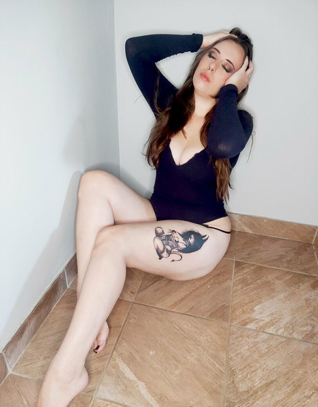 Foto desnuda filtrada de OnlyFans de Forbiddenamara