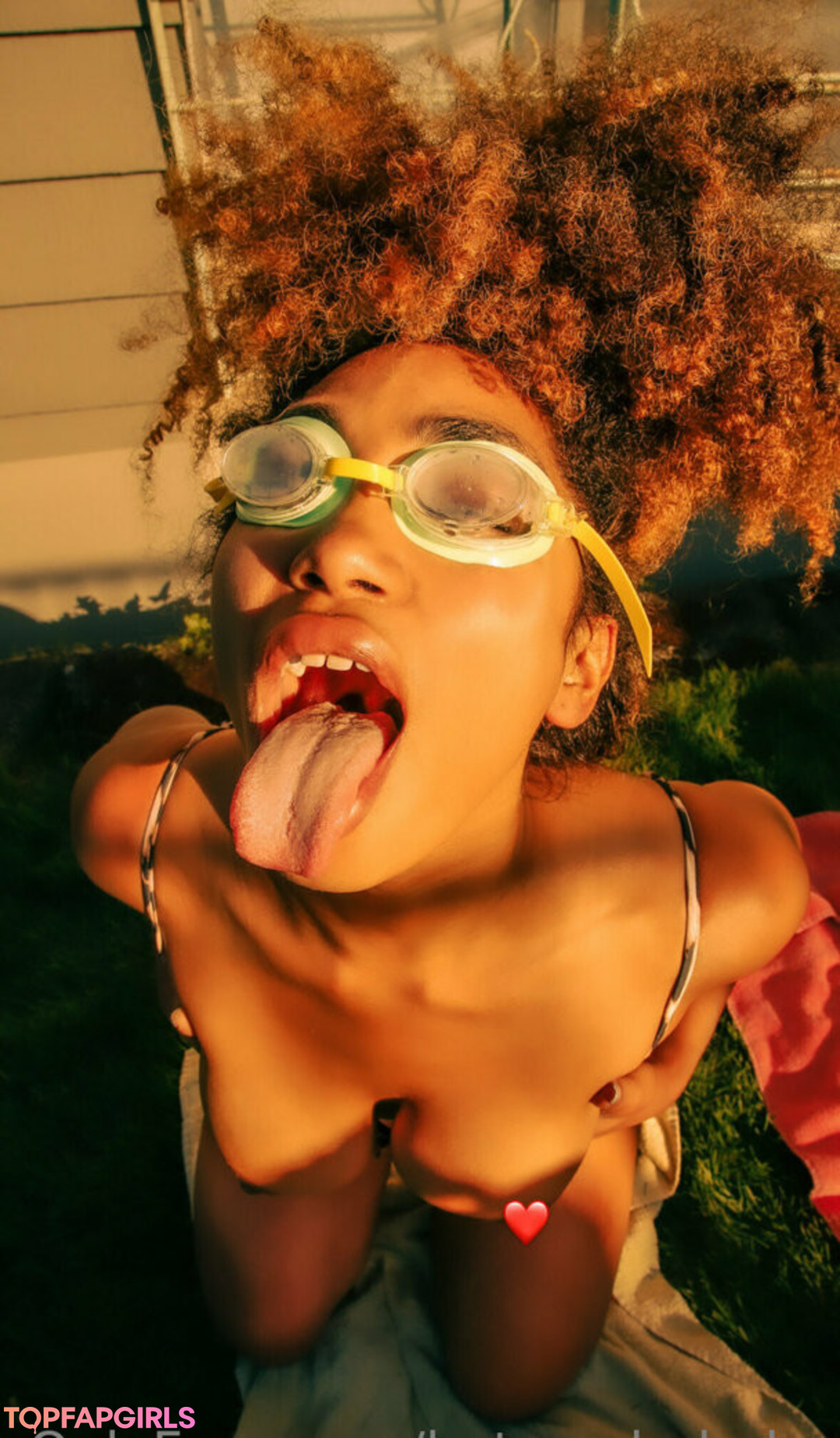 Foto desnuda filtrada de OnlyFans de Hotmochababy #115 Foto desnuda filtrada de OnlyFans de Hotmochababy #115