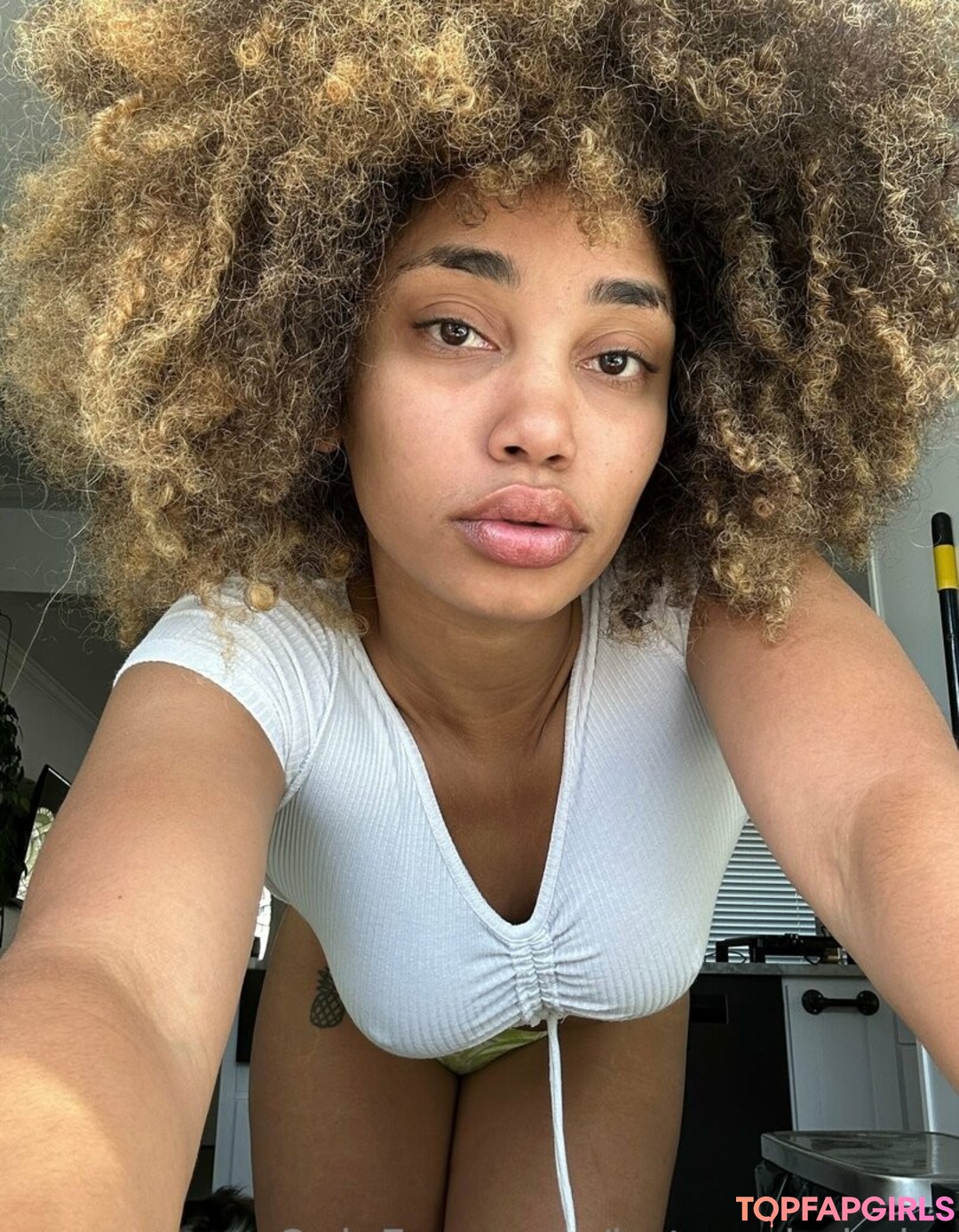 Foto desnuda filtrada de OnlyFans de Hotmochababy #54 Foto desnuda filtrada de OnlyFans de Hotmochababy #54