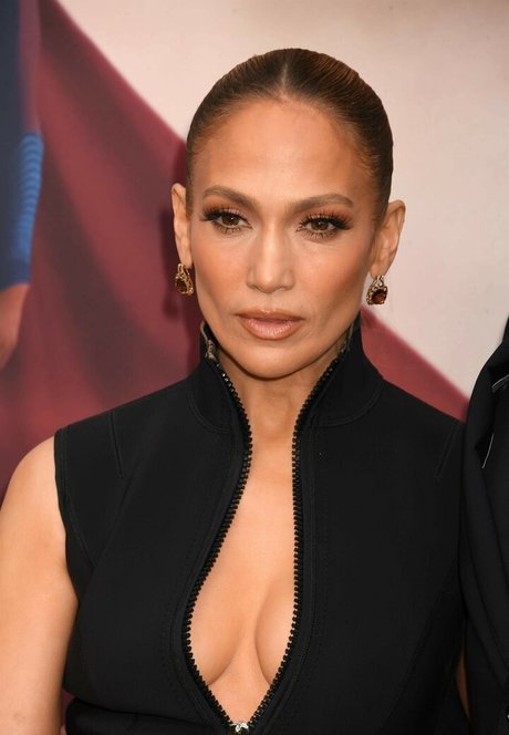Foto desnuda filtrada de OnlyFans de Jennifer Lopez