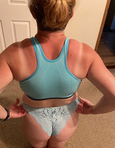 Foto desnuda filtrada de OnlyFans de Khariscurves