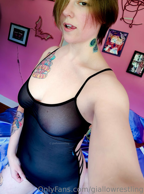 Foto desnuda filtrada de OnlyFans de Giallowrestling