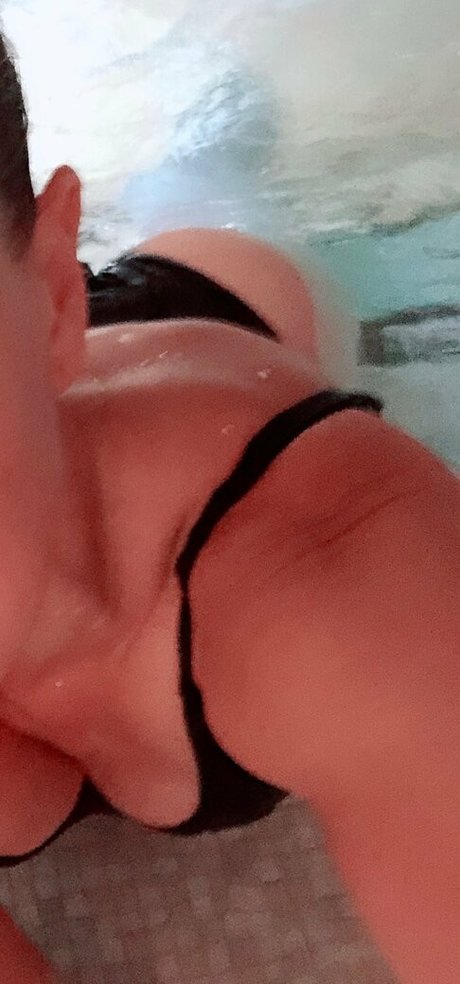 Foto desnuda filtrada de OnlyFans de Waxednvaxxed