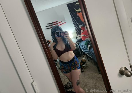 Foto desnuda filtrada de OnlyFans de Lunarashe