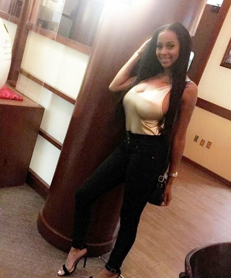 Foto desnuda filtrada de OnlyFans de Katarra Mcduffie