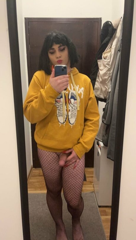 Sissyvaleriee69